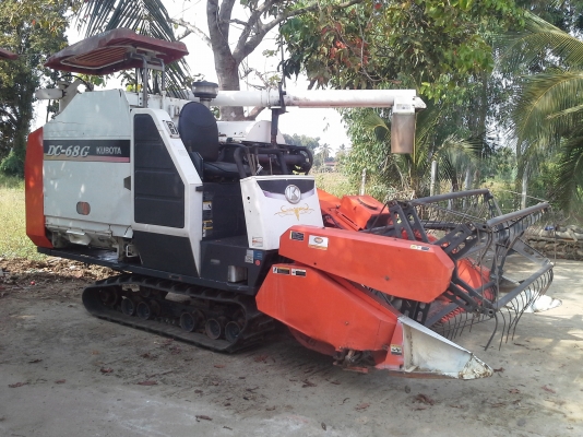 ขายรถเกี่ยวข้าว DC-68G มีอุปกรณ์ เกี่ยวข้าว เกี่ยวถั่ว เกี่ยวข้าวโพด 3ชิ้นคับ