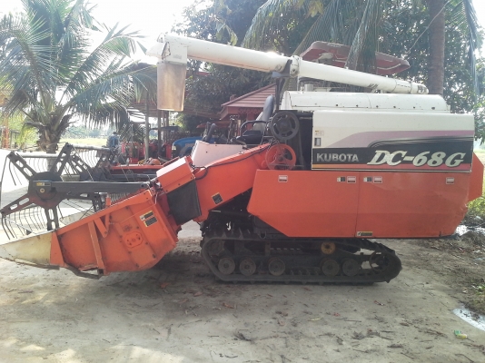 ขายรถเกี่ยวข้าว DC-68G มีอุปกรณ์ เกี่ยวข้าว เกี่ยวถั่ว เกี่ยวข้าวโพด 3ชิ้นคับ