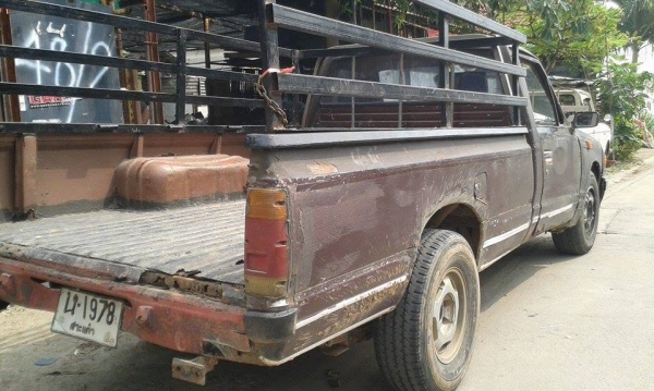 รถเพื่อนฝากขายครับ ดัทสัน 720 เครื่องดีเซล ทะเบียนไม่ขาดชุดโอนครบ