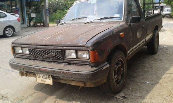 รถเพื่อนฝากขายครับ ดัทสัน 720 เครื่องดีเซล ทะเบียนไม่ขาดชุดโอนครบ