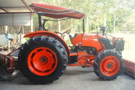 ขายรถไถ Kubota M7040 (4WD) พร้อมดันหน้า+ผานพรวนCMT รถพร้อมใช้งานครับ