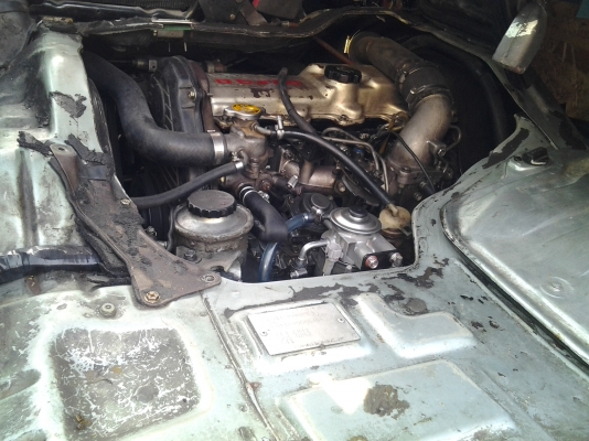 TOYOTA หัวจรวด เครื่อง2L สภาพสวยๆ พร้อมวิ่งใช้งาน