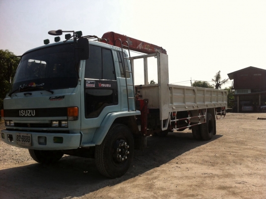 ขายรถบรรทุก6ล้อติดเครน3ยูนิค3ตัน4  6เหลี่ยมกะบะยาว6เมตร40