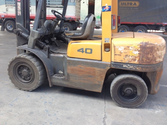 รถยก TCM FD40Z5 น้ำหนักยก 4 ตัน เสาสูง 4 เมตร เครื่องดีเซล เกัยร์ออโต้ งาเทได้