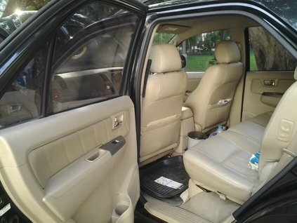 ขายด่วน รถอ. ม.จุฬาฯ Fortuner 3.0 V ตัวท็อป (รถใช้มือเดียว ไม่ช้ำเลย )