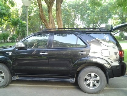 ขายด่วน รถอ. ม.จุฬาฯ Fortuner 3.0 V ตัวท็อป (รถใช้มือเดียว ไม่ช้ำเลย )