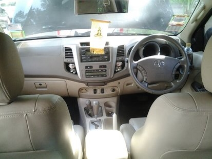 ขายด่วน รถอ. ม.จุฬาฯ Fortuner 3.0 V ตัวท็อป (รถใช้มือเดียว ไม่ช้ำเลย )