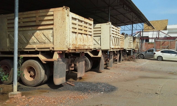 ขาย HINO MEGA 320 สองเพลาด๊ัม กระบะสามมิตร รถปี 50 ( มี 4 คัน )