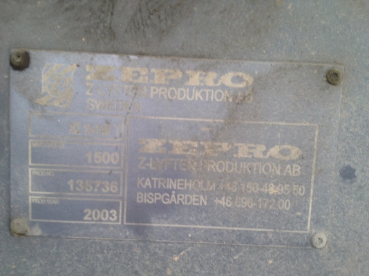 ขายลิฟต์ไฮโดรลิกติดรถ สภาพพร้อมใช้งาน ราคา 55,000 บาท