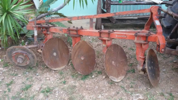 ขายครับ Kubota L3608 สภาพสวยมาก เครื่องดี เกียร์ดี ไม่มีเยิ้มครับ มีผาน4 ตราช้างให้อีก 1พวงครับ ขายครับ Kubota L3608 สภาพสวยมาก เครื่องดี เกียร์ดี ไม่มีเยิ้มครับ มีผาน4 ตราช้างให้อีก 1พวงครับ