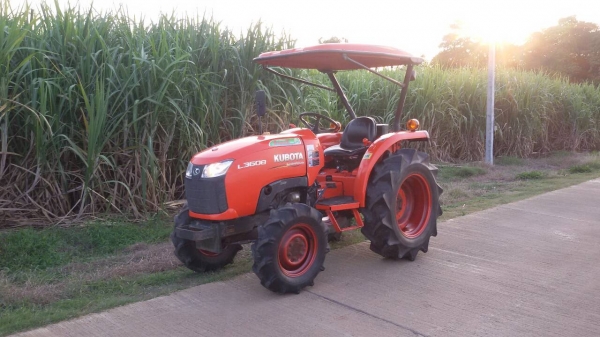 ขายครับ Kubota L3608 สภาพสวยมาก เครื่องดี เกียร์ดี ไม่มีเยิ้มครับ มีผาน4 ตราช้างให้อีก 1พวงครับ ขายครับ Kubota L3608 สภาพสวยมาก เครื่องดี เกียร์ดี ไม่มีเยิ้มครับ มีผาน4 ตราช้างให้อีก 1พวงครับ
