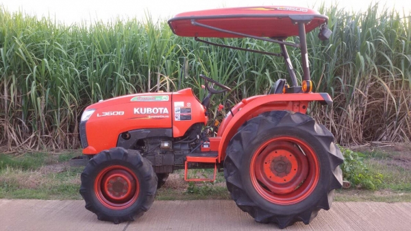 ขายครับ Kubota L3608 สภาพสวยมาก เครื่องดี เกียร์ดี ไม่มีเยิ้มครับ มีผาน4 ตราช้างให้อีก 1พวงครับ ขายครับ Kubota L3608 สภาพสวยมาก เครื่องดี เกียร์ดี ไม่มีเยิ้มครับ มีผาน4 ตราช้างให้อีก 1พวงครับ