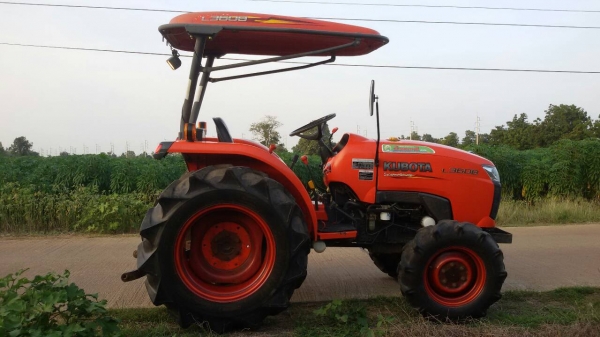 ขายครับ Kubota L3608 สภาพสวยมาก เครื่องดี เกียร์ดี ไม่มีเยิ้มครับ มีผาน4 ตราช้างให้อีก 1พวงครับ ขายครับ Kubota L3608 สภาพสวยมาก เครื่องดี เกียร์ดี ไม่มีเยิ้มครับ มีผาน4 ตราช้างให้อีก 1พวงครับ