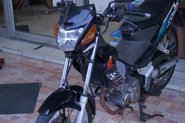 honda โซนิค 125 cc เดิมๆ เครื่องไม่ดังเงียบกริ๊บ ก้านแหวนไม่ดัง สวย ใช้ทน ขับนิ่ง ไมส้่น มีลอยบ้างเล็กน้อย ตามประสารถมือสอง ใช้งานได้เลย honda โซนิค 125 cc เดิมๆ เครื่องไม่ดังเงียบกริ๊บ ก้านแหวนไม่ดัง สวย ใช้ทน ขับนิ่ง ไมส้่น มีลอยบ้างเล็กน้อย ตามประสารถมือสอง ใช้งานได้เลย