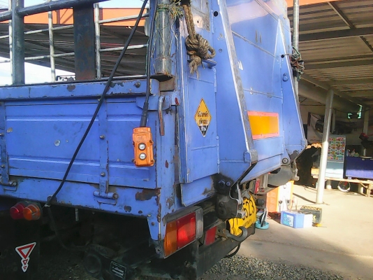 ขายลิฟท์ท้ายปั้มไฟฟ้า HINO-BODY ขายลิฟท์ท้ายปั้มไฟฟ้า HINO-BODY