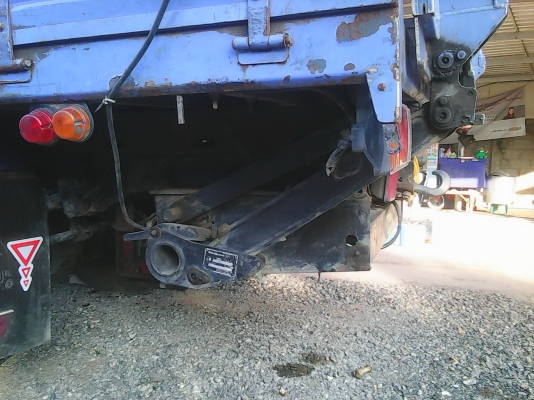 ขายลิฟท์ท้ายปั้มไฟฟ้า HINO-BODY ขายลิฟท์ท้ายปั้มไฟฟ้า HINO-BODY