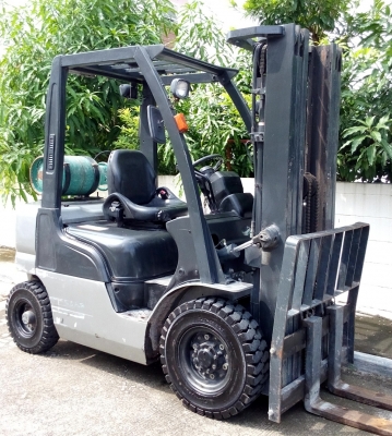 ขาย Nissan 2 ตัน เกียร์ออโต้เสา 3 ตอนยกสูง 4.75 เมตร 081-3535-948