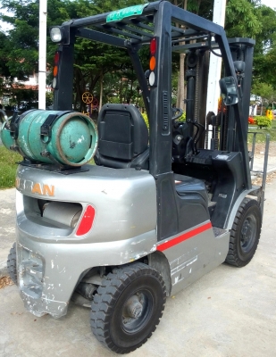 ขาย Nissan 2 ตัน เกียร์ออโต้เสา 3 ตอนยกสูง 4.75 เมตร 081-3535-948