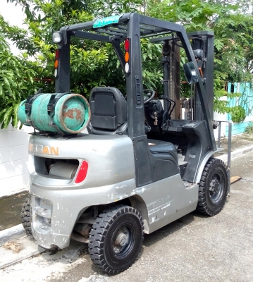 ขาย Nissan 2 ตัน เกียร์ออโต้เสา 3 ตอนยกสูง 4.75 เมตร 081-3535-948