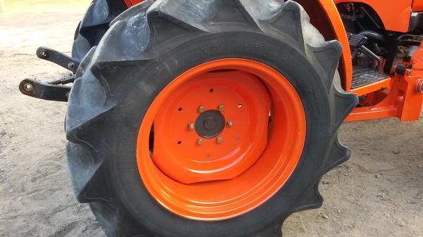 ปัญญาแทรคเตอร์..จัดมาให้ครับ ด่วน!!!คูโบต้า L3608 พร้อมใบมีดคานบน สีเดิมๆคับ สภาพสวย ยางหน้าใหม่ ทำงาน1281ชม.จัดส่ง อ.เถิน จ.ลำปาง