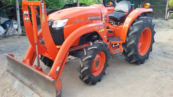 ปัญญาแทรคเตอร์..จัดมาให้ครับ ด่วน!!!คูโบต้า L3608 พร้อมใบมีดคานบน สีเดิมๆคับ สภาพสวย ยางหน้าใหม่ ทำงาน1281ชม.จัดส่ง อ.เถิน จ.ลำปาง