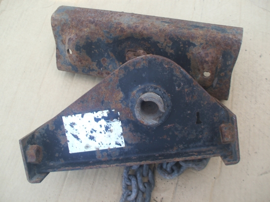 ที่แขวนยางอะไหล่   ISUZU ROCKY FRR 195