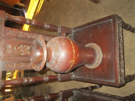 โต๊ะ เก้าอี้ไม้สักเก่าครบชุด และตู้ และอื่นๆอีกมากฯลฯ ขายเหมาทั้งหมดนี้ ในราคาถูกๆ โต๊ะ เก้าอี้ไม้สักเก่าครบชุด และตู้ และอื่นๆอีกมากฯลฯ ขายเหมาทั้งหมดนี้ ในราคาถูกๆ