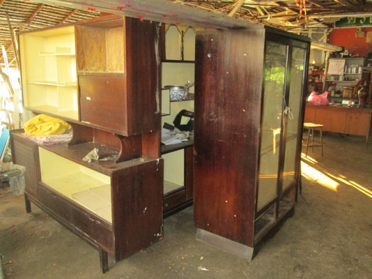 โต๊ะ เก้าอี้ไม้สักเก่าครบชุด และตู้ และอื่นๆอีกมากฯลฯ ขายเหมาทั้งหมดนี้ ในราคาถูกๆ โต๊ะ เก้าอี้ไม้สักเก่าครบชุด และตู้ และอื่นๆอีกมากฯลฯ ขายเหมาทั้งหมดนี้ ในราคาถูกๆ