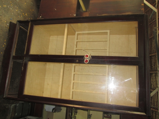 โต๊ะ เก้าอี้ไม้สักเก่าครบชุด และตู้ และอื่นๆอีกมากฯลฯ ขายเหมาทั้งหมดนี้ ในราคาถูกๆ โต๊ะ เก้าอี้ไม้สักเก่าครบชุด และตู้ และอื่นๆอีกมากฯลฯ ขายเหมาทั้งหมดนี้ ในราคาถูกๆ