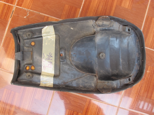 เบาะโมโน ของใหม่เก่าเก็บ พื้นยังดีอยู่ แบ่งๆกันใช้คับ เบาะโมโน ของใหม่เก่าเก็บ พื้นยังดีอยู่ แบ่งๆกันใช้คับ