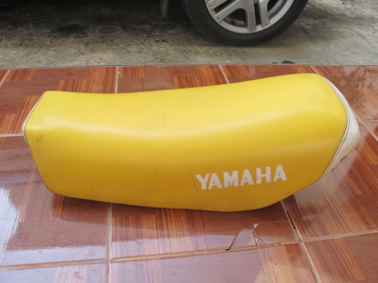 เบาะ DT125 ของใหม่เก่าเก็บ พื้นยังดีอยู่