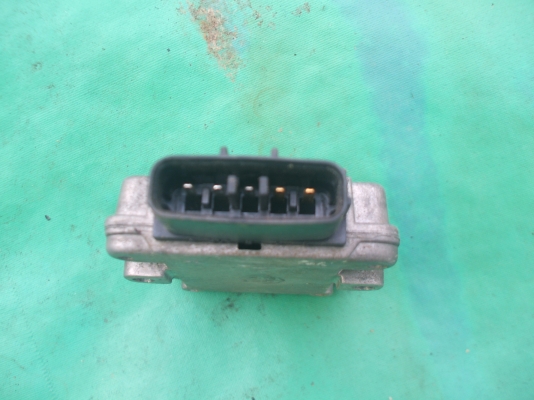 คอยจุดระเบิดและตัวช่วยจุดระเบิด  Toyota  2j  มีสองชุด