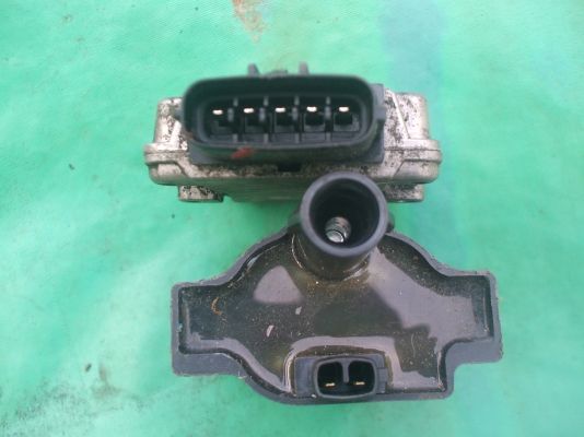 คอยจุดระเบิดและตัวช่วยจุดระเบิด  Toyota  2j  มีสองชุด