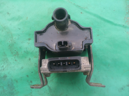 คอยจุดระเบิดและตัวช่วยจุดระเบิด  Toyota  2j  มีสองชุด