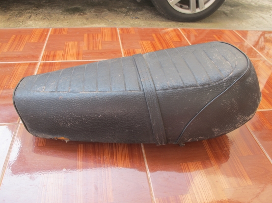 เบาะ DT100 ของใหม่เก่าเก็บ พื้นยังดีอยู่