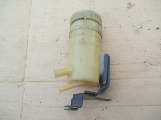 กระป๋องเติมน้ำมันเพาเวอร์  ISUZU D-MAX