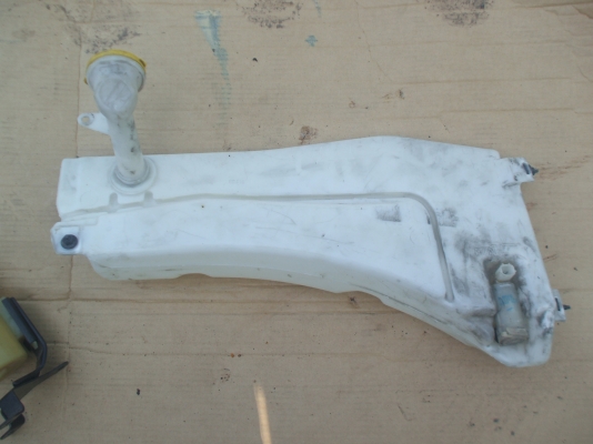 กระป๋องน้ำฉีดกระจก ISUZU D-MAX