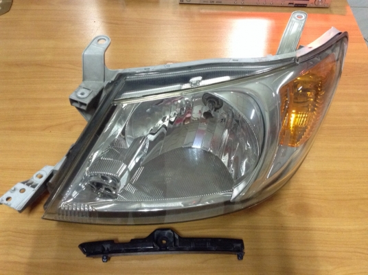 ไฟหน้าVIGO ของแท้ศูนย์ ไฟหน้าVIGO ของแท้ศูนย์