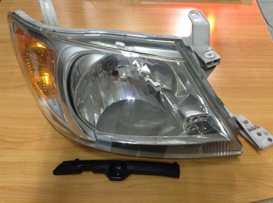 ไฟหน้าVIGO ของแท้ศูนย์ ไฟหน้าVIGO ของแท้ศูนย์