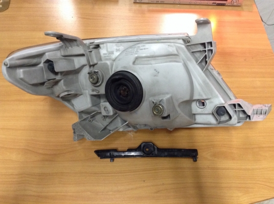 ไฟหน้าVIGO ของแท้ศูนย์ ไฟหน้าVIGO ของแท้ศูนย์