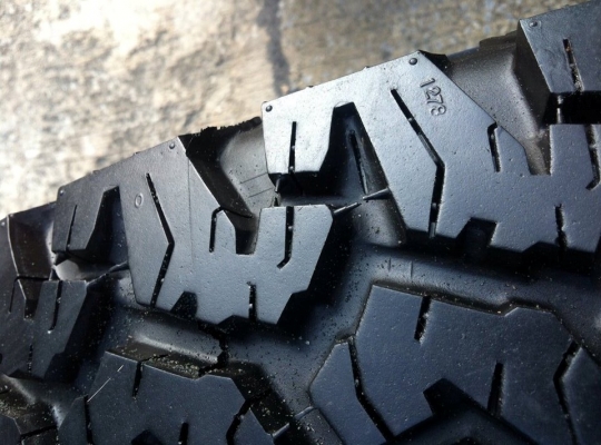 ขายยาง BF Goodrich All-terrain 265 70 r16 ปี13 ตุ่มหน้ายางอยู่ครบ