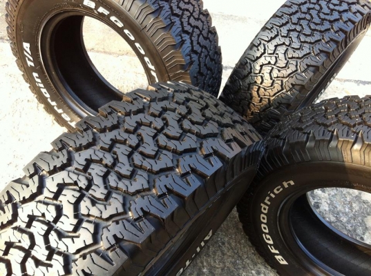 ขายยาง BF Goodrich All-terrain 265 70 r16 ปี13 ตุ่มหน้ายางอยู่ครบ