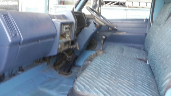 ขาย อีซูซุ NKR-110 ห้างแท้ ปี37เกียร์สั้นสวยๆพร้อมใช้งาน เอกสารทะเบียนพร้อมโอน ราคาเบาๆ สวยๆแต่ยางหลังไม่ดี