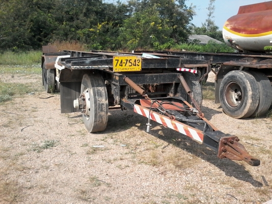 ขายด่วนครับ ลูกพ่วง สามมิตร สวยๆ พร้อมนำไปใช้ต่อได้ เป็นพื้นเรียบ หรือ วางถังน้ำก็ได้ ครับ มี 4 หาง ครับ