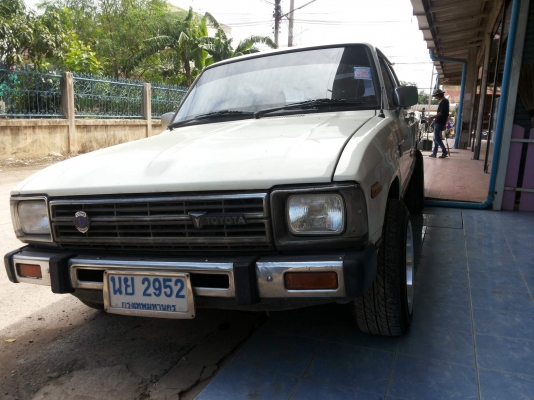 ขายกระบะสุดคลสสิค สภาพ 1 ใน 100 บอดีสวยมากๆ TOYOTA LN 40 เครื่อง 2L 2.45 ดีเซล ขายกระบะสุดคลสสิค สภาพ 1 ใน 100 บอดีสวยมากๆ TOYOTA LN 40 เครื่อง 2L 2.45 ดีเซล