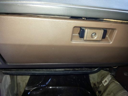 ขายกระบะสุดคลสสิค สภาพ 1 ใน 100 บอดีสวยมากๆ TOYOTA LN 40 เครื่อง 2L 2.45 ดีเซล ขายกระบะสุดคลสสิค สภาพ 1 ใน 100 บอดีสวยมากๆ TOYOTA LN 40 เครื่อง 2L 2.45 ดีเซล