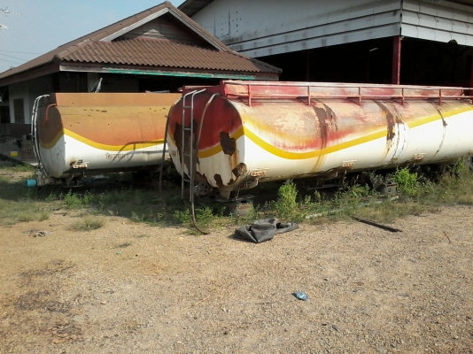 ขายด่วนครับ ถังน้ำมันเปล่า 16,000 ลิตร มี 2 ถัง ครับ ขายตามสภาพ ครับ ต้องเก็บซ่อมนิดหน่อยครับ