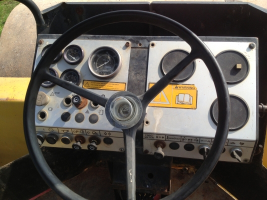 ขายรถบดสั่นสะเทือน ( 2  เพลา )  เล่มทะเบียน