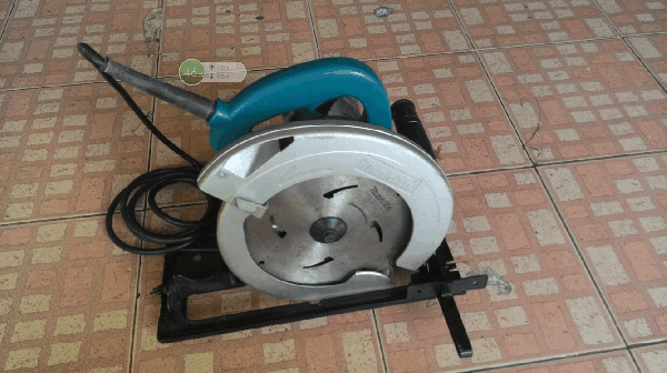 ขายเลื่อยวงเดือน 9นิ้ว Makita N5900B 2000W แท้100\%.