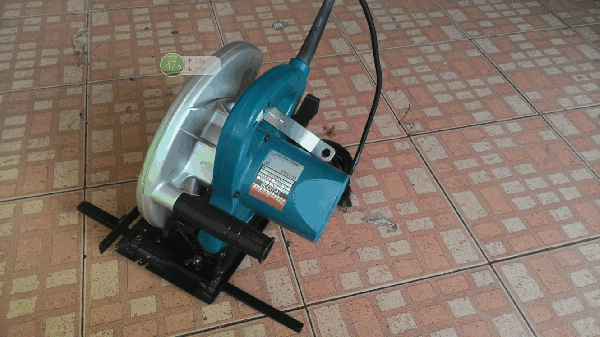 ขายเลื่อยวงเดือน 9นิ้ว Makita N5900B 2000W แท้100\%.